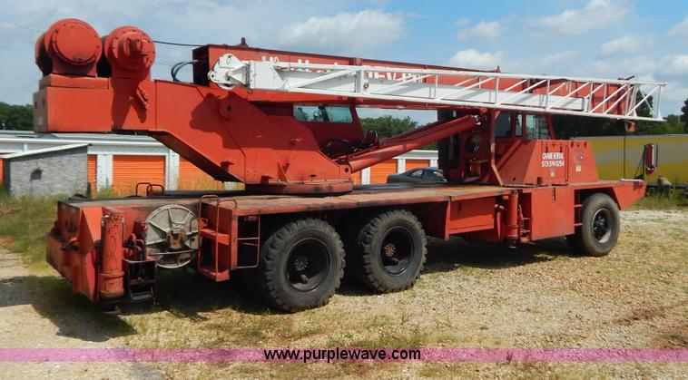 image for item G3312 Koehring 428 crane