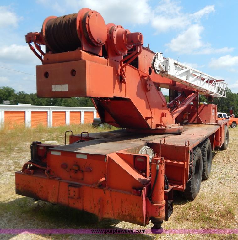 image for item G3312 Koehring 428 crane
