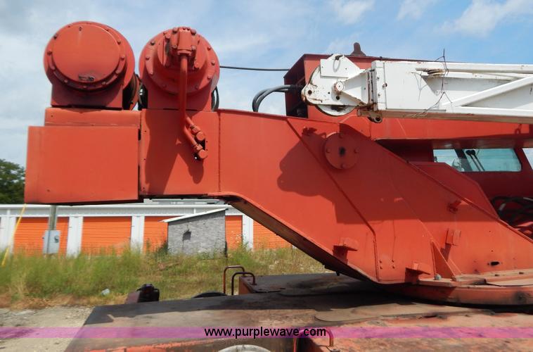 image for item G3312 Koehring 428 crane