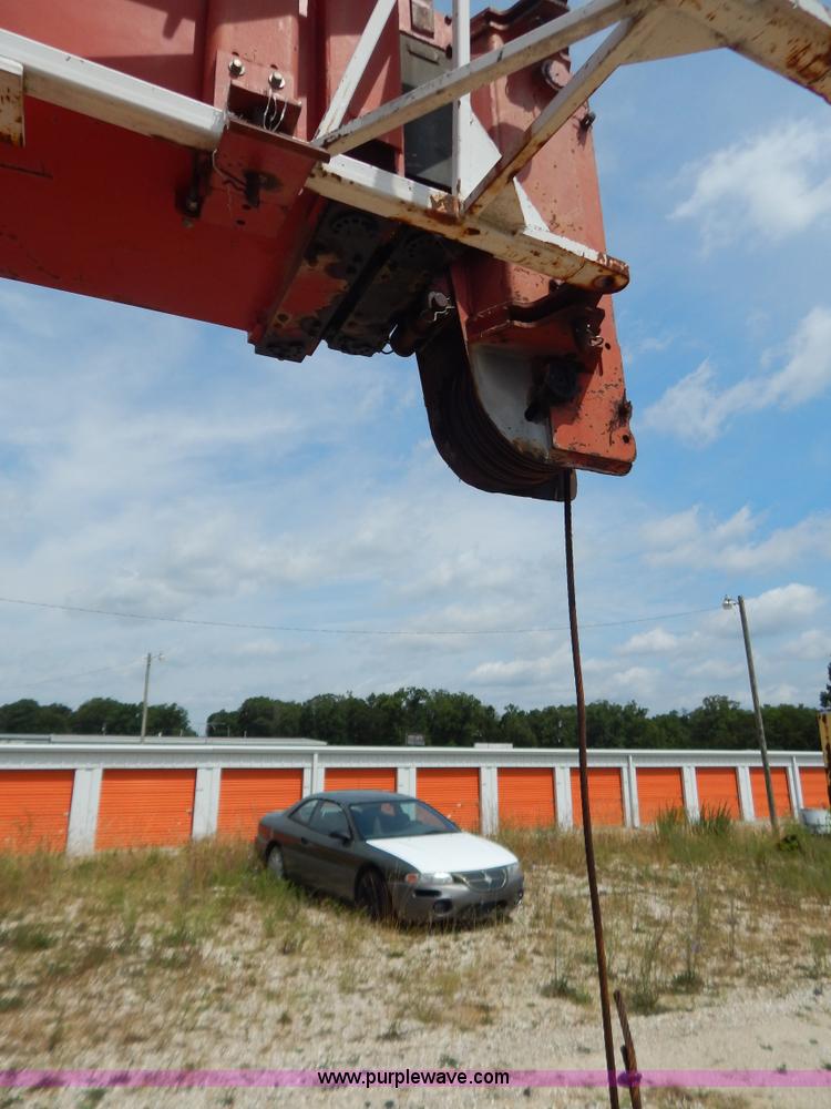 image for item G3312 Koehring 428 crane
