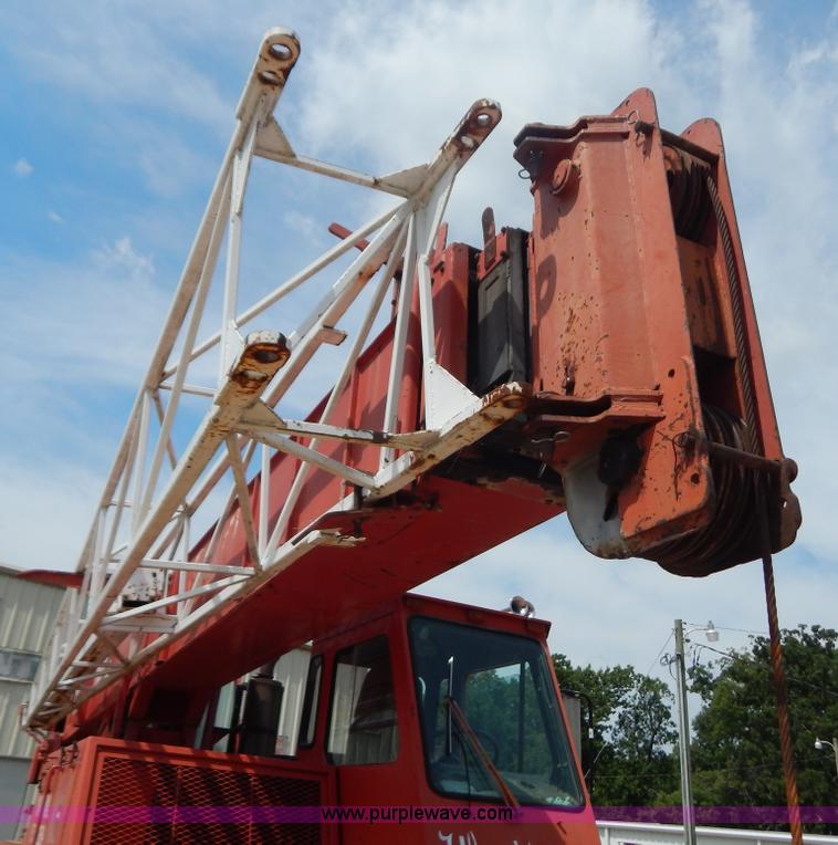image for item G3312 Koehring 428 crane