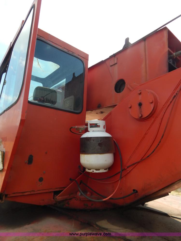 image for item G3312 Koehring 428 crane