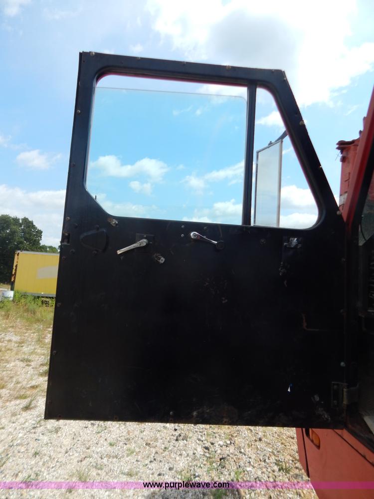 image for item G3312 Koehring 428 crane