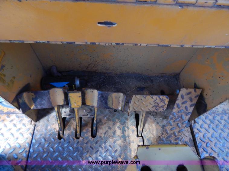 image for item G3313 Case 1150B dozer