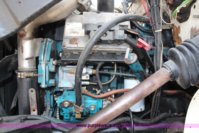 image for item G5391 1999 International 4700 digger derrick truck