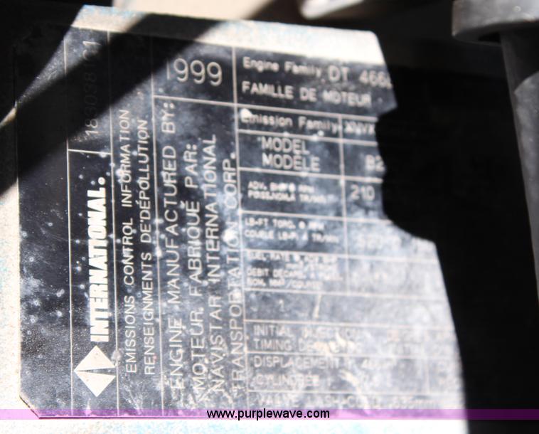 image for item G5391 1999 International 4700 digger derrick truck