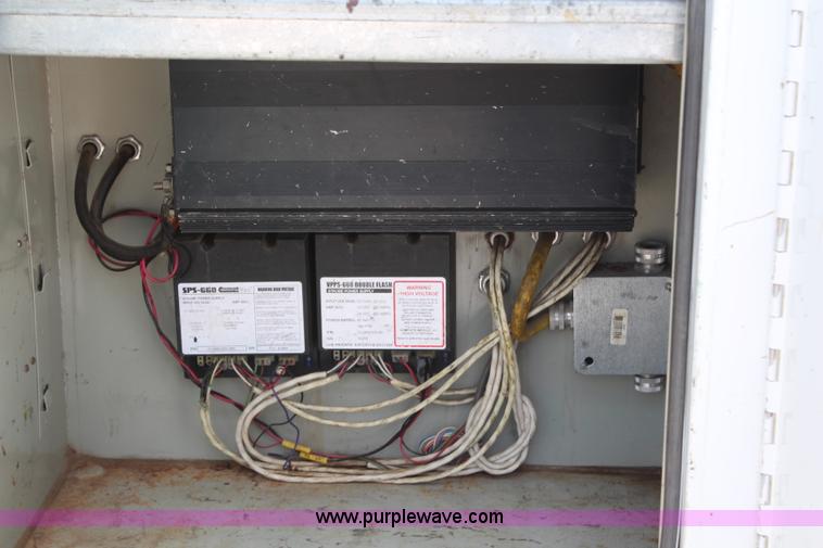 image for item G5391 1999 International 4700 digger derrick truck