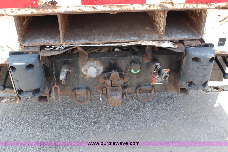 image for item G5391 1999 International 4700 digger derrick truck