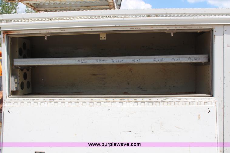 image for item G5391 1999 International 4700 digger derrick truck