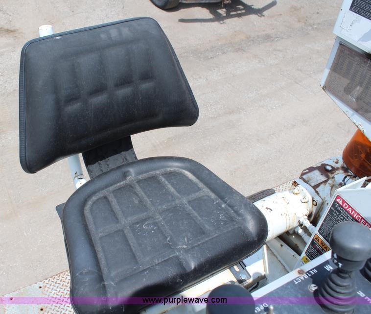 image for item G5391 1999 International 4700 digger derrick truck