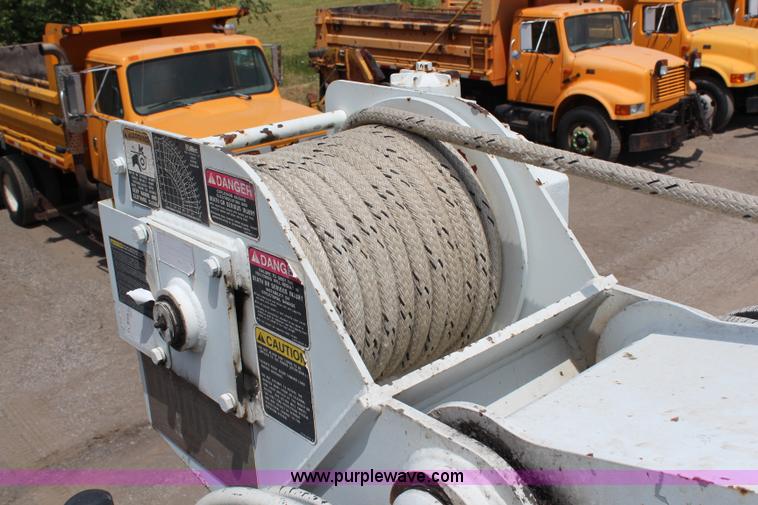 image for item G5391 1999 International 4700 digger derrick truck