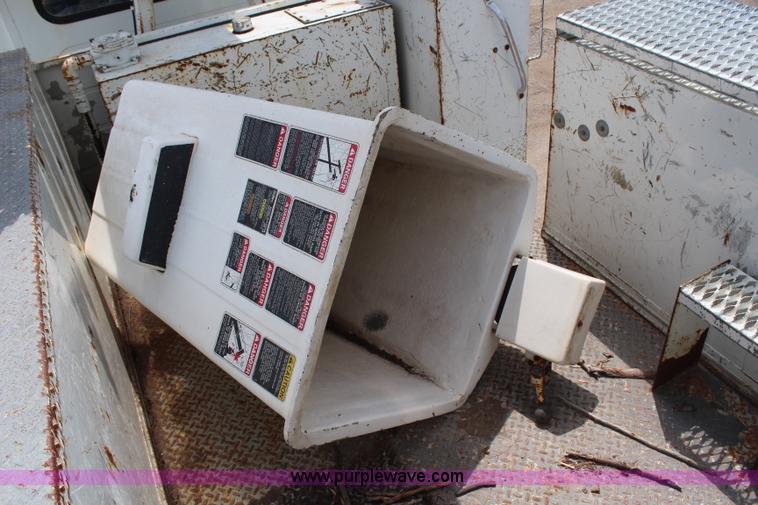 image for item G5391 1999 International 4700 digger derrick truck