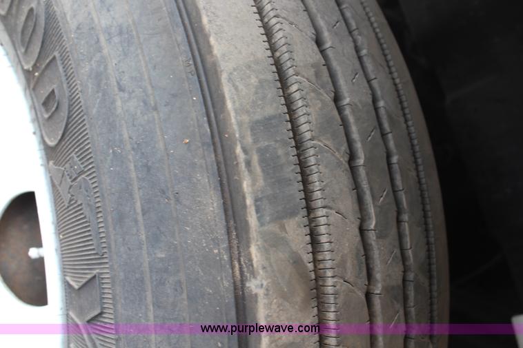 image for item G5391 1999 International 4700 digger derrick truck