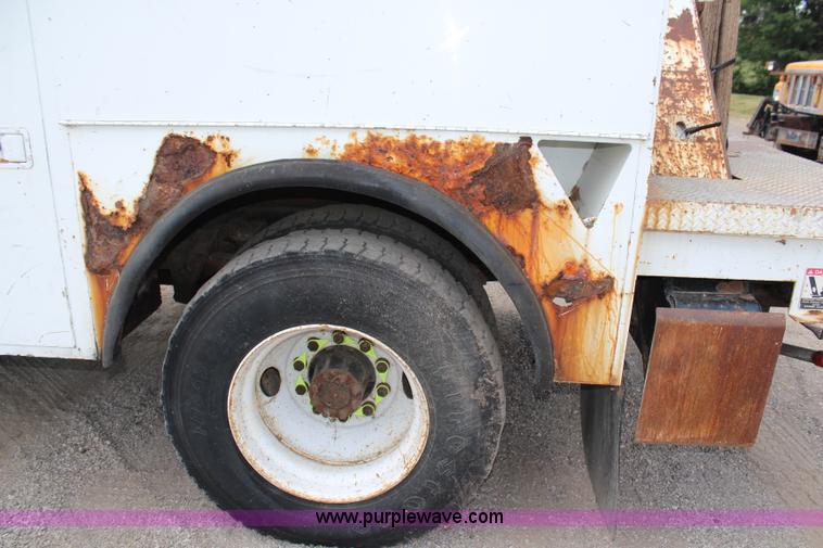 image for item G5391 1999 International 4700 digger derrick truck