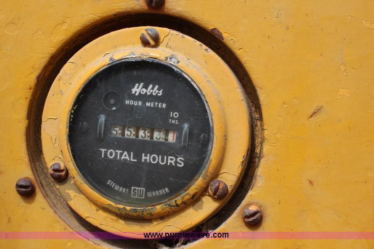 image for item G5487 1961 International TD9 dozer