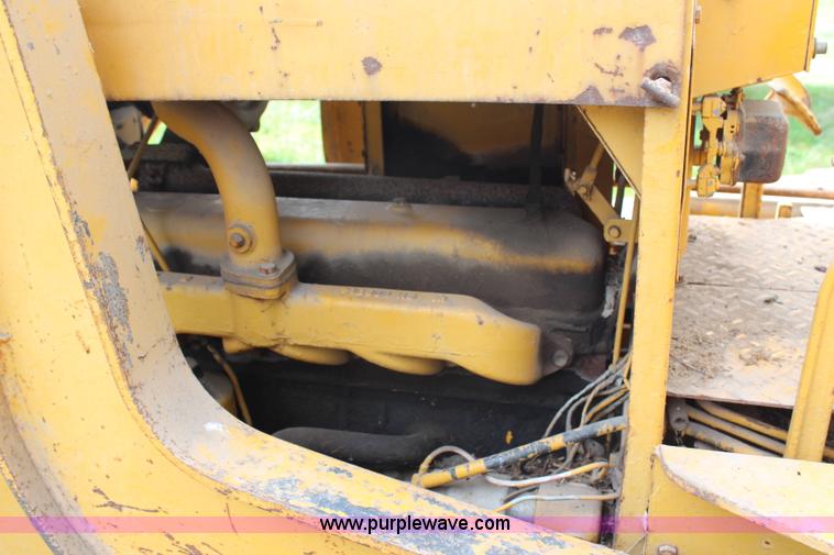 image for item G5487 1961 International TD9 dozer