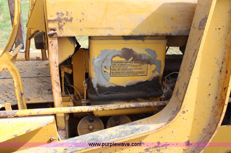 image for item G5487 1961 International TD9 dozer