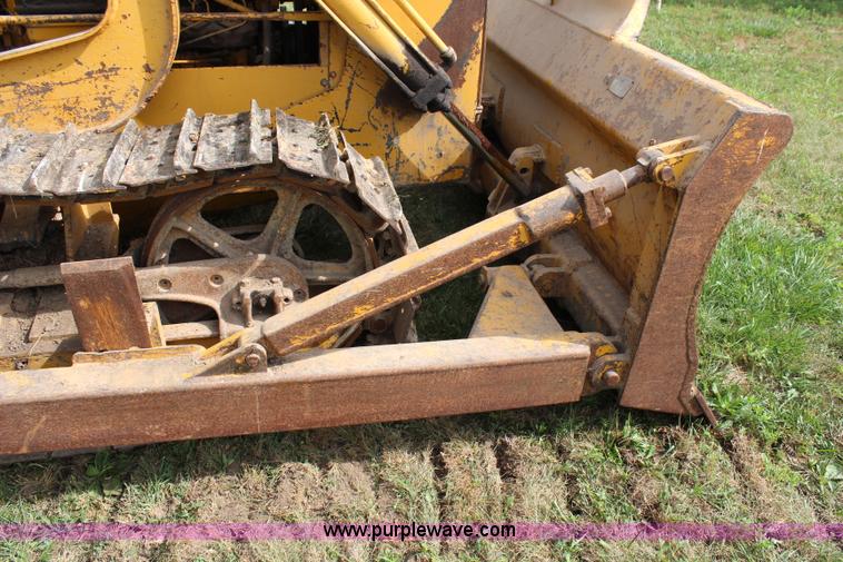 image for item G5487 1961 International TD9 dozer