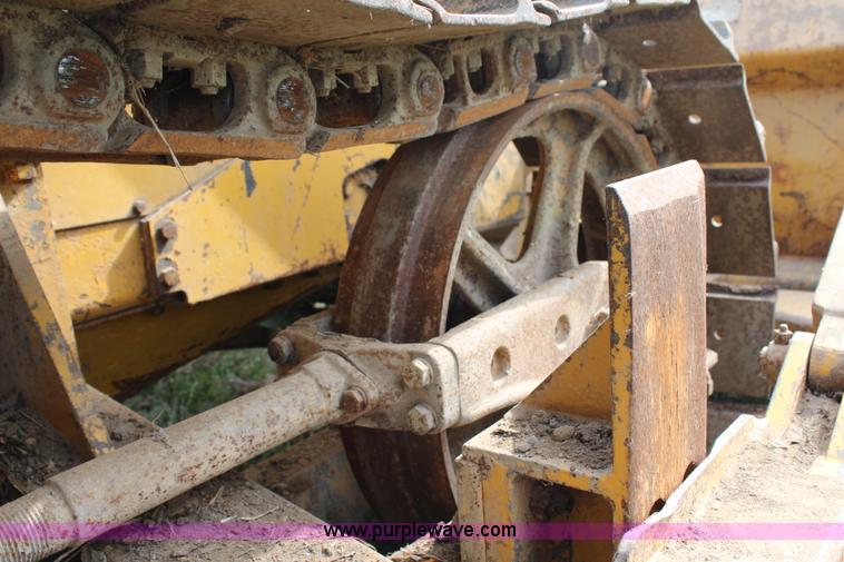 image for item G5487 1961 International TD9 dozer