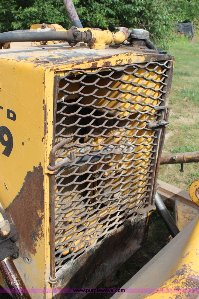 image for item G5487 1961 International TD9 dozer