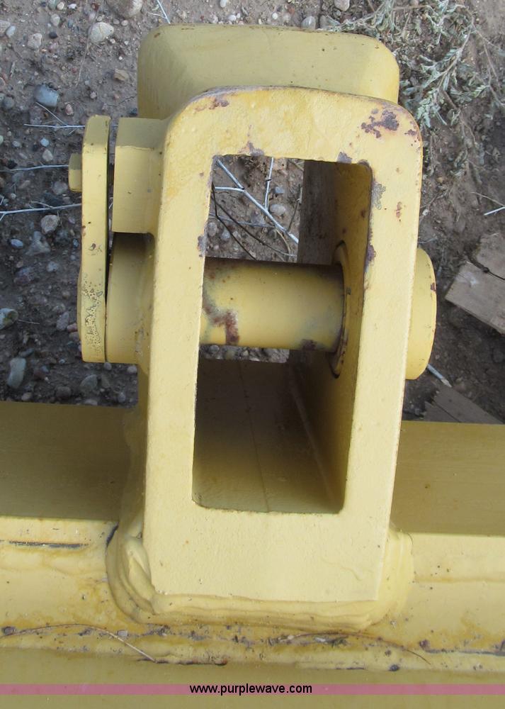 image for item G5770 Caterpillar D6D dozer ripper attachment