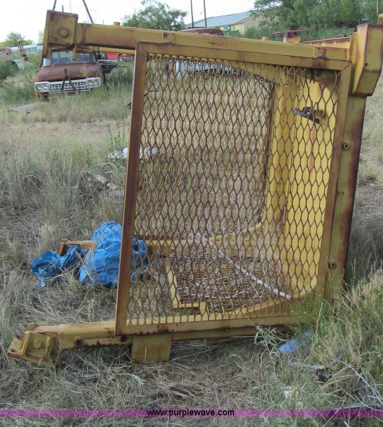 Caterpillar D6D dozer ROPS in Hamlin, TX | Item G5771 sold | Purple Wave