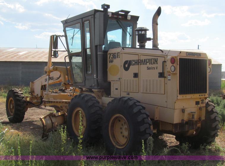image for item G5773 1999 Champion 736A motor grader