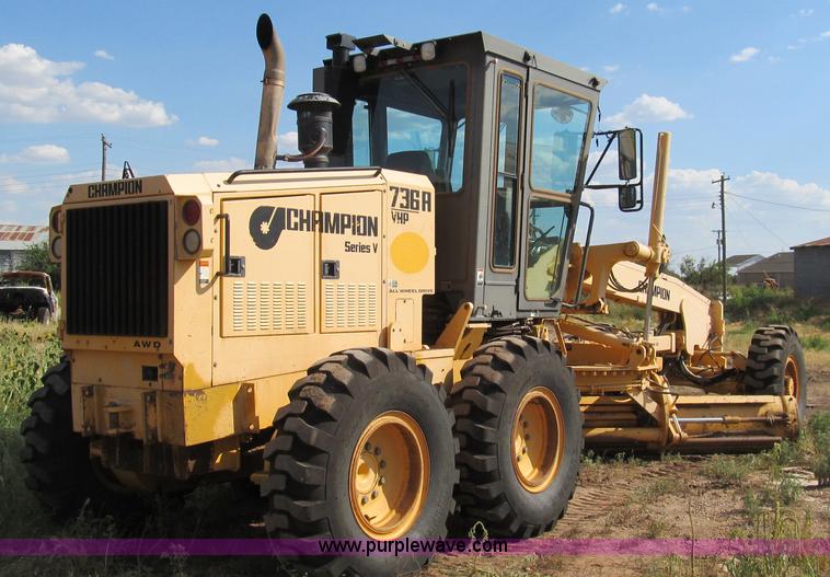 image for item G5773 1999 Champion 736A motor grader