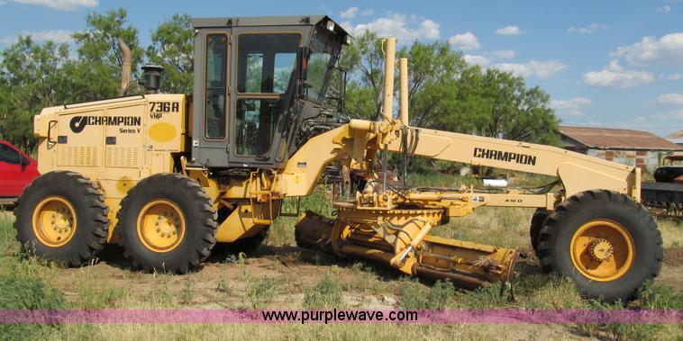 image for item G5773 1999 Champion 736A motor grader