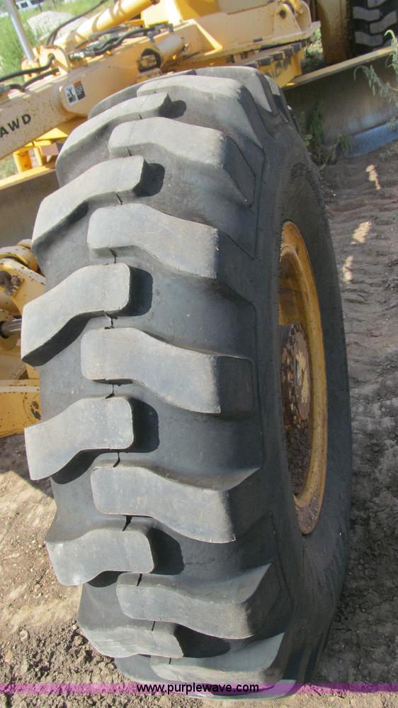 image for item G5773 1999 Champion 736A motor grader