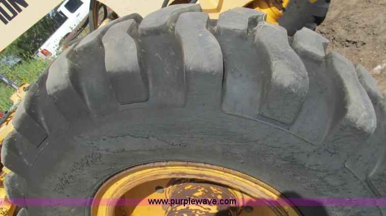 image for item G5773 1999 Champion 736A motor grader