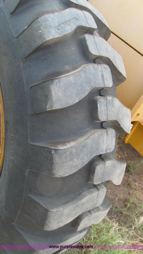 image for item G5773 1999 Champion 736A motor grader