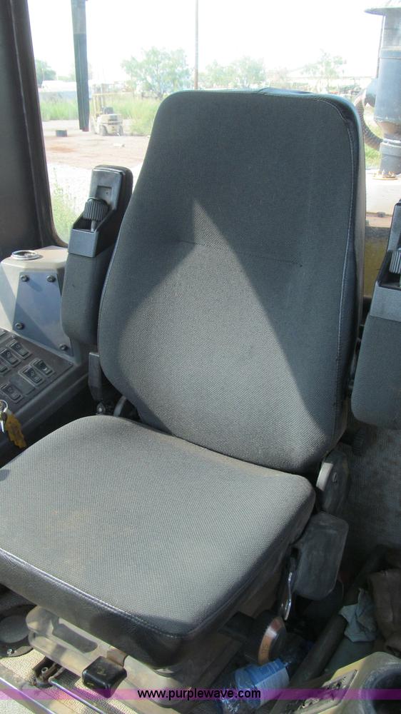 image for item G5773 1999 Champion 736A motor grader