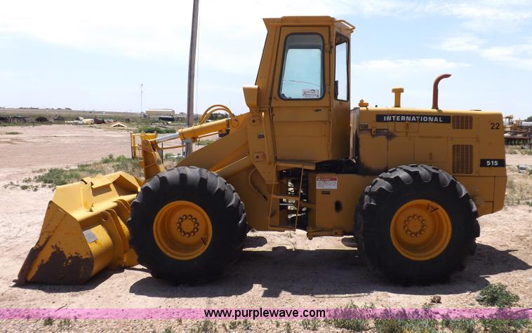 image for item H7172 1978 International 2275 wheel loader