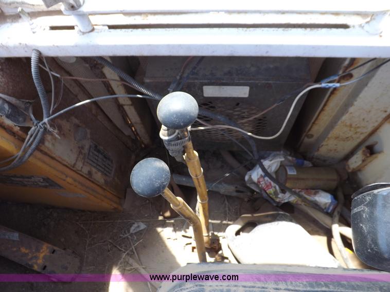 image for item H7172 1978 International 2275 wheel loader