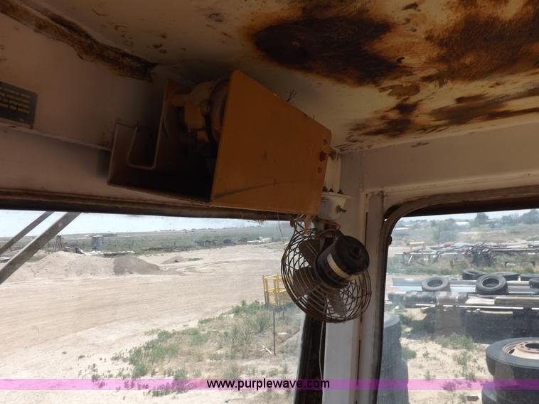 image for item H7172 1978 International 2275 wheel loader