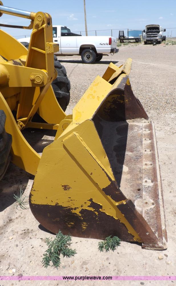 image for item H7172 1978 International 2275 wheel loader