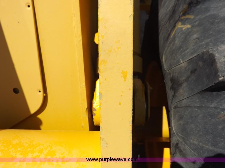 image for item H7172 1978 International 2275 wheel loader