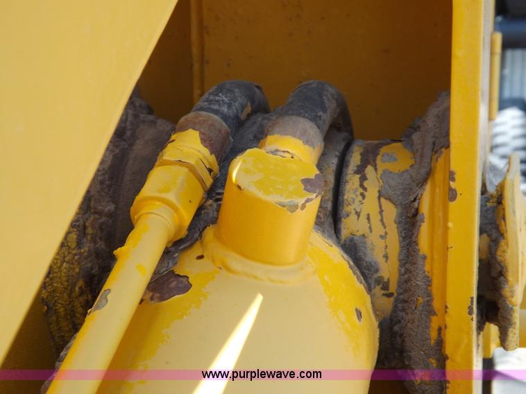 image for item H7172 1978 International 2275 wheel loader