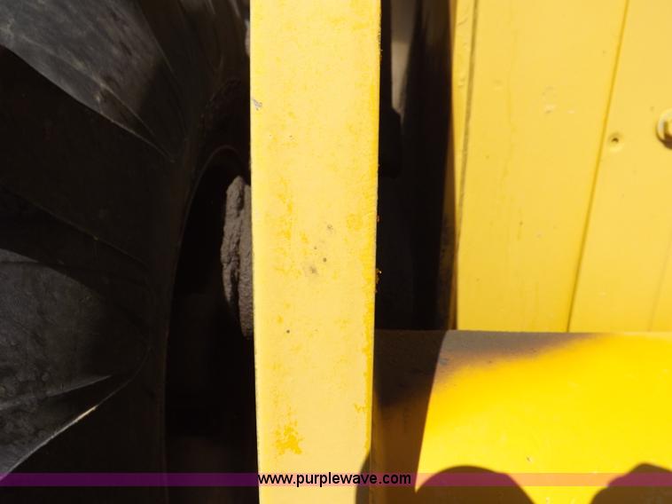 image for item H7172 1978 International 2275 wheel loader