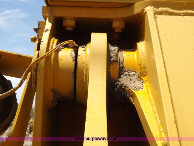 image for item H7172 1978 International 2275 wheel loader
