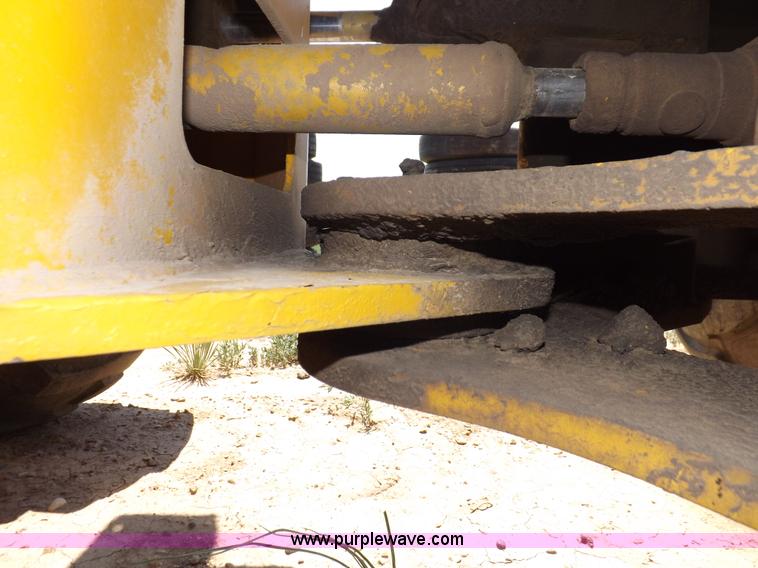 image for item H7172 1978 International 2275 wheel loader