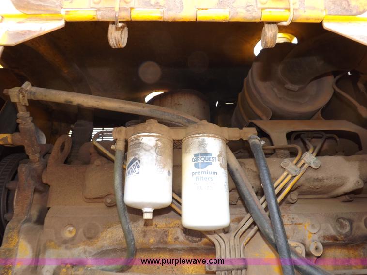 image for item H7172 1978 International 2275 wheel loader