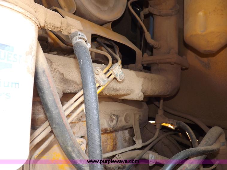 image for item H7172 1978 International 2275 wheel loader