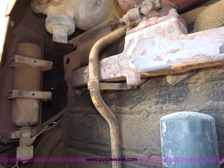 image for item H7172 1978 International 2275 wheel loader