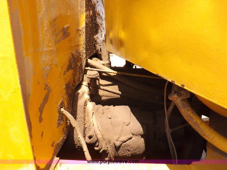 image for item H7172 1978 International 2275 wheel loader