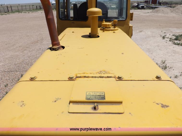 image for item H7172 1978 International 2275 wheel loader