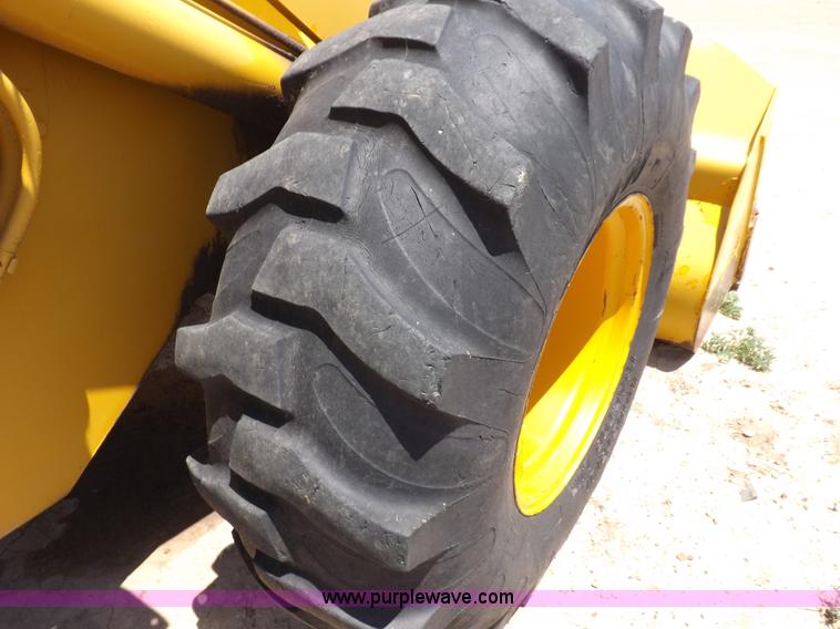 image for item H7172 1978 International 2275 wheel loader