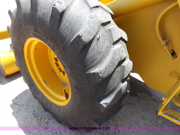 image for item H7172 1978 International 2275 wheel loader
