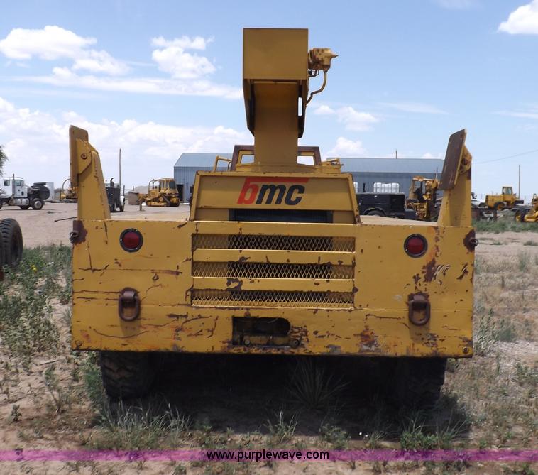 image for item H7174 1975 Broderson RTR701B carry deck crane